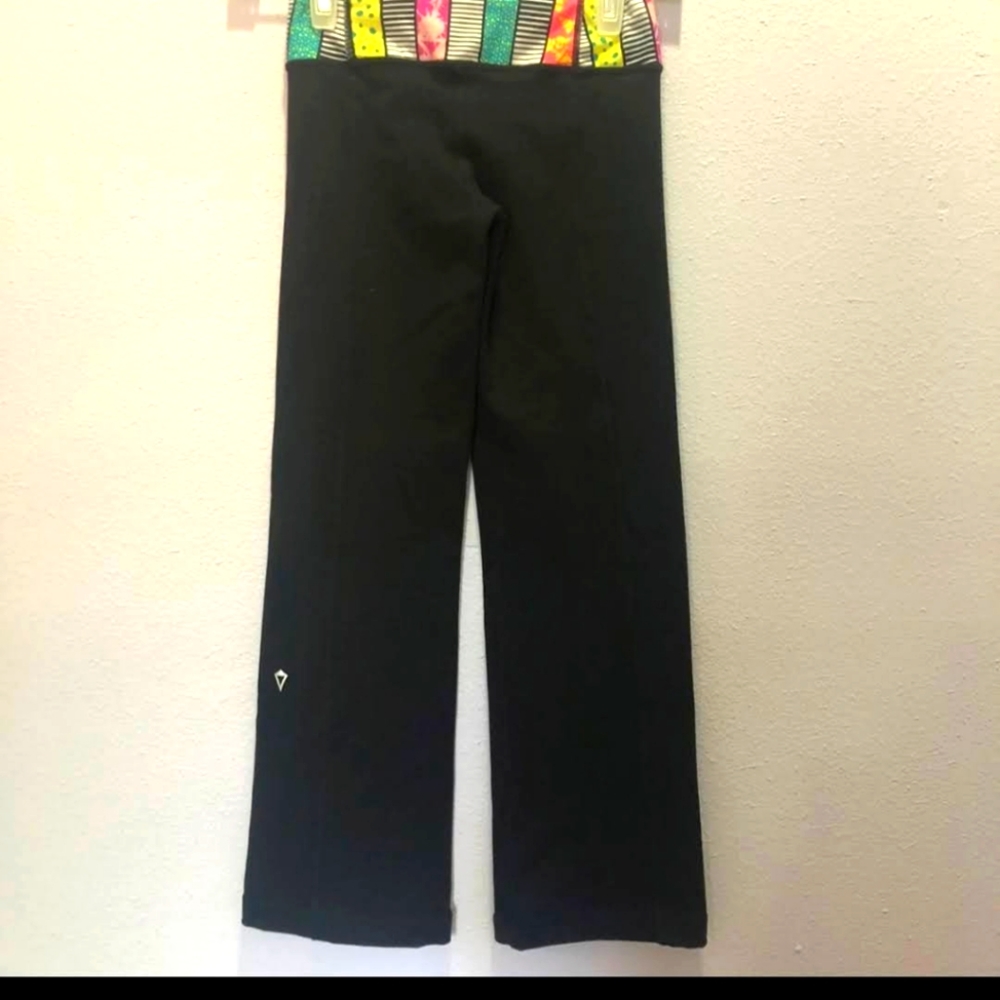Lululemon Ivviva  yoga pants girls